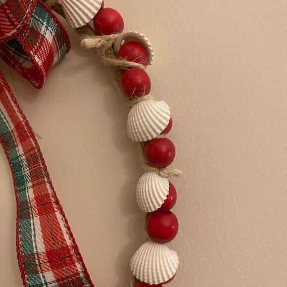 Handcrafted Seashell and Red‎ Beads Christmas Holiday Wreath 9” - Picture 3 of 11